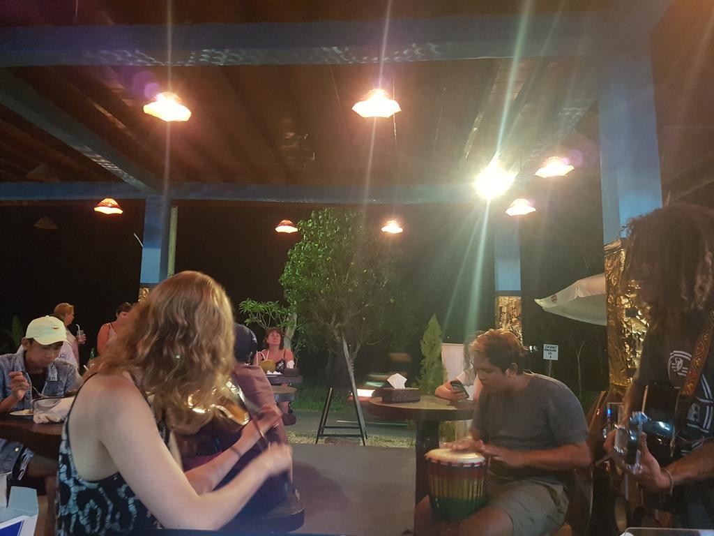 Full Moon Hostel Нуса-Пеніда Екстер'єр фото